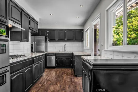 $1,350,000 | 3132 Samoa Place, Costa Mesa, CA 92626