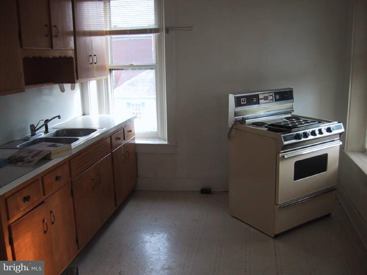 649 Main Street Akron, PA 17501 - Photo 10 of 15 Gallery Image 10
