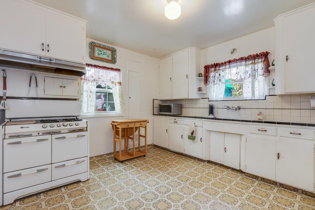 303 Manfre Road Watsonville, CA 95076 - Photo 15 of 30 Gallery Image 15