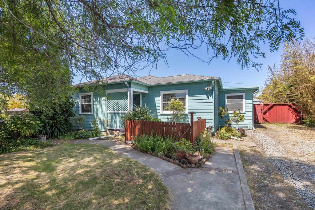 303 Manfre Road Watsonville, CA 95076 - Photo 3 of 30 Gallery Image 3