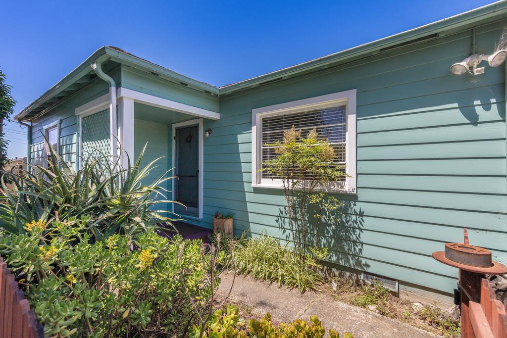 303 Manfre Road Watsonville, CA 95076 - Photo 4 of 30 Gallery Image 4