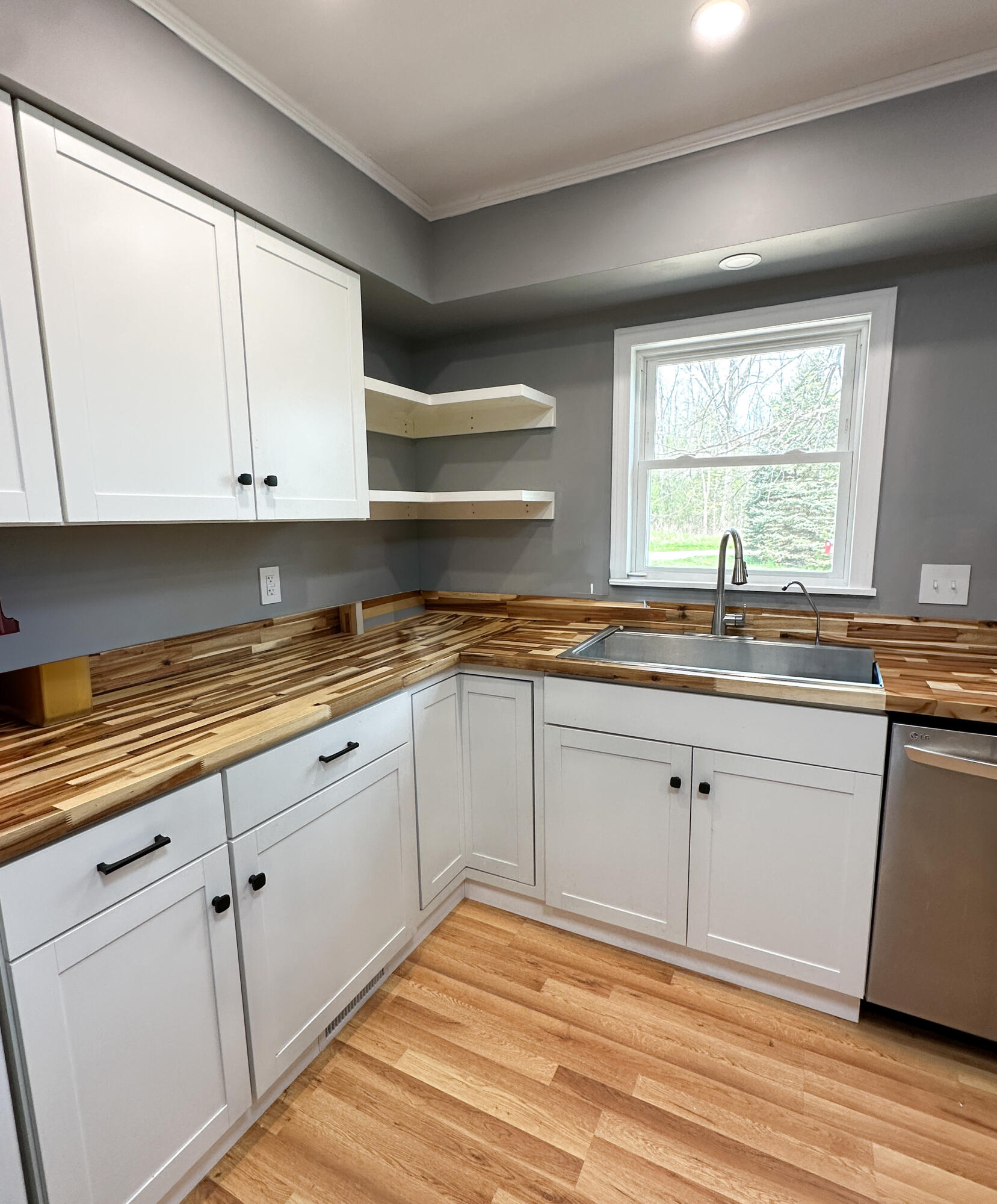 477 Durand Road Plattsburgh, NY 12901 - Photo 4 of 32 Gallery Image 4