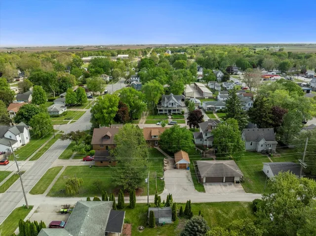 $185,000 | 304 West Elm Street, Fairbury, IL 61739