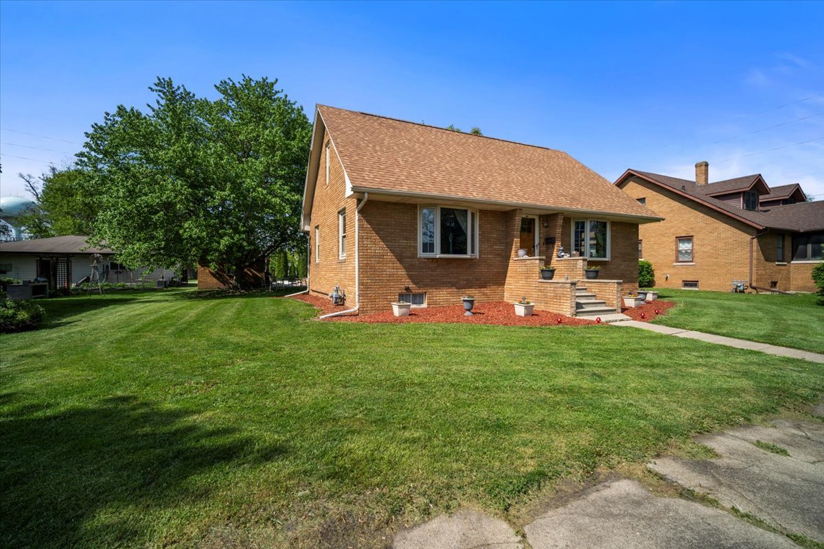 304 West Elm Street Fairbury, IL 61739 - Photo 5 of 38