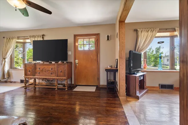 $185,000 | 304 West Elm Street, Fairbury, IL 61739