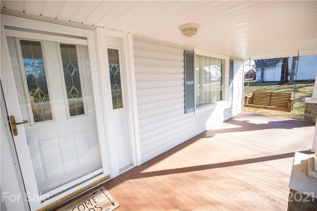 200 Hiddenite Church Road Hiddenite, NC 28636 - Photo 10 of 20 a view of a living room