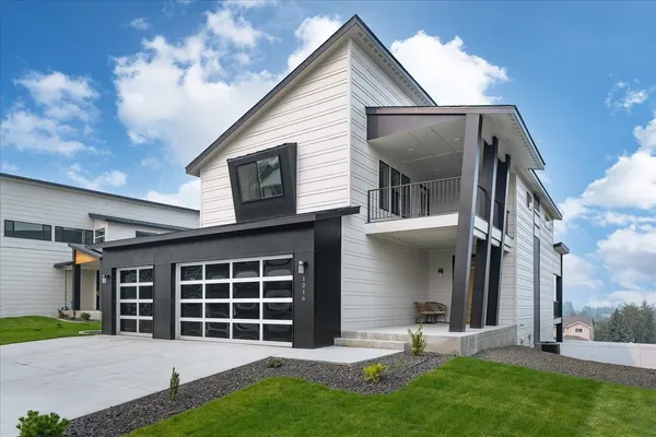 $889,900 | 1216 South Greenacres Road, Greenacres, WA 99016