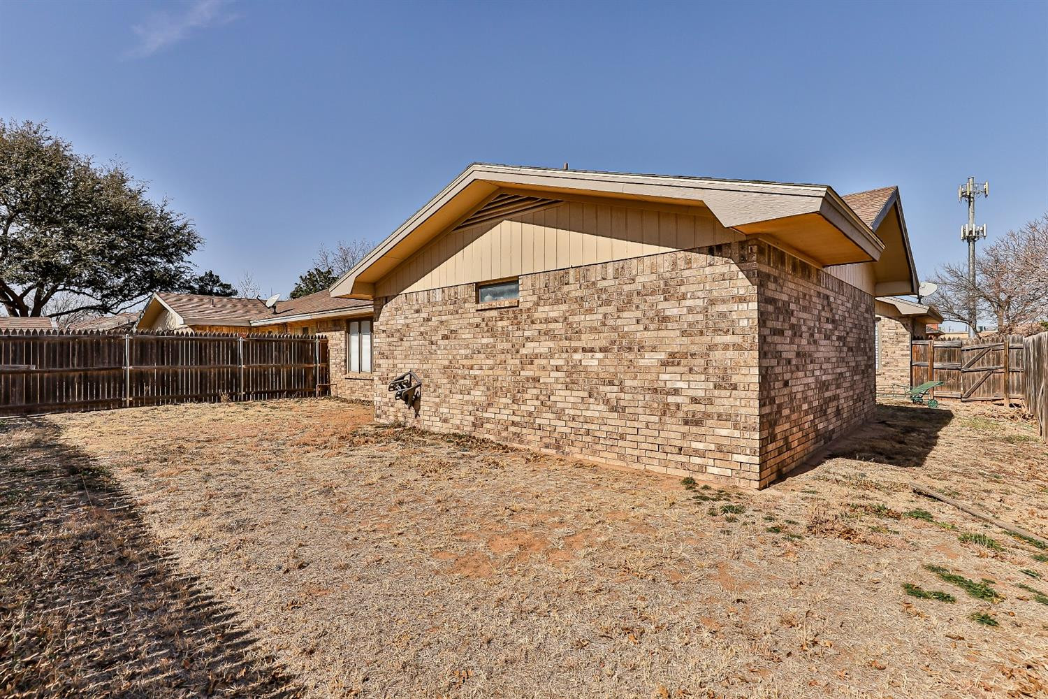 5221 84th Street Lubbock, TX 79424 - Photo 40 of 42 a view of a house with a snow