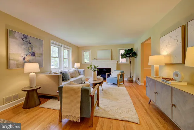 $639,000 | 6717 44th Avenue, Hyattsville, MD 20782