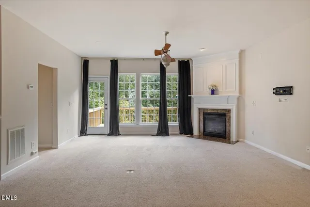 a view of empty room with front door