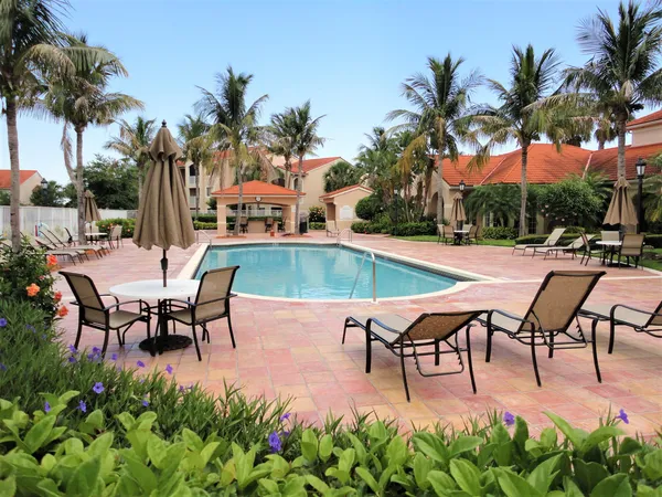 $1,500 | 1650 North 42ND Circle, Unit 206, Vero Beach, FL 32967