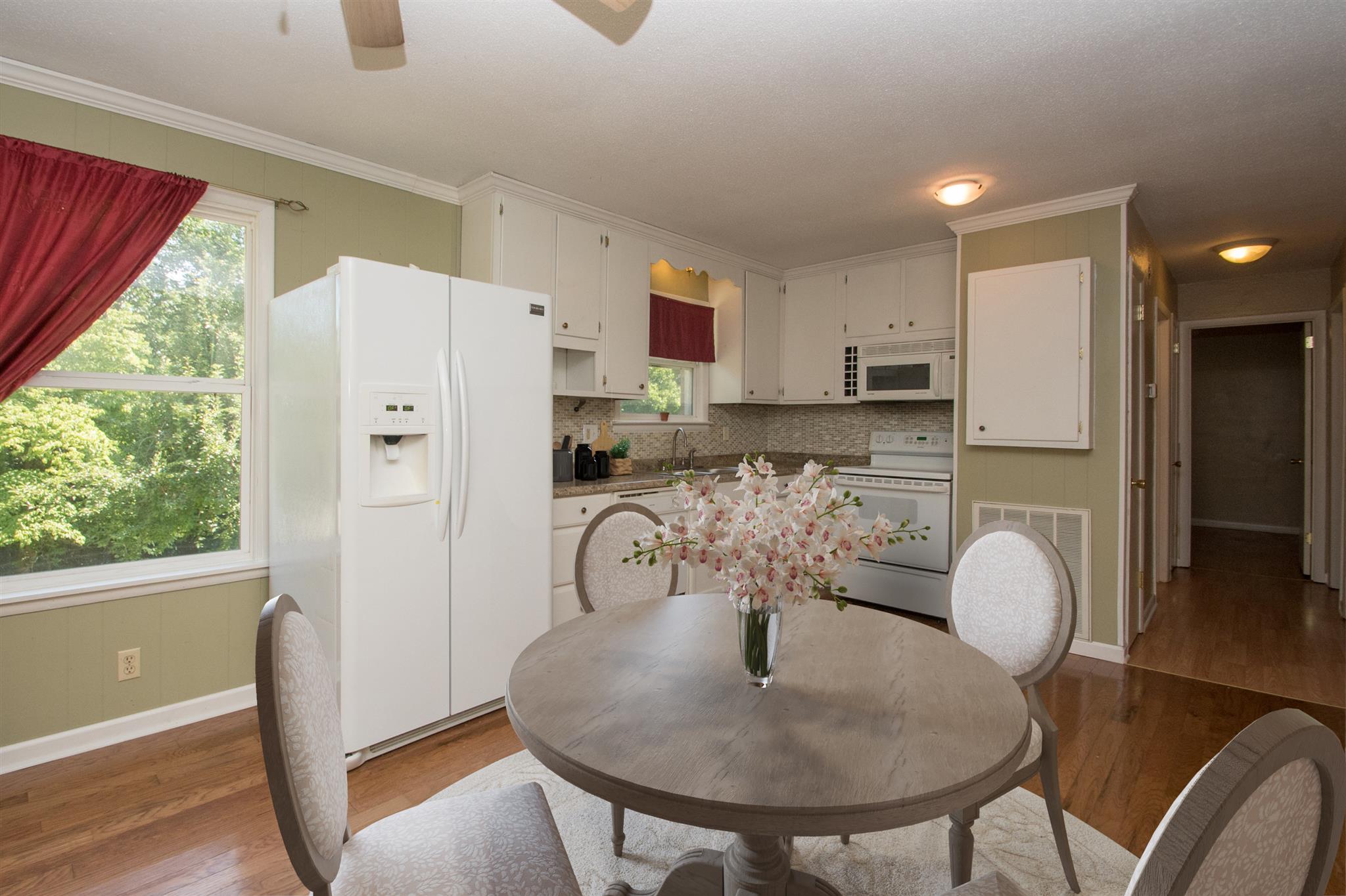 251 Raintree Drive Clarksville, TN 37042 - Photo 3 of 17 Gallery Image 3