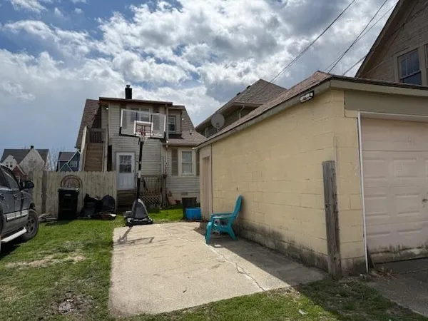 $219,000 | 840 Superior Boulevard, Wyandotte, MI 48192