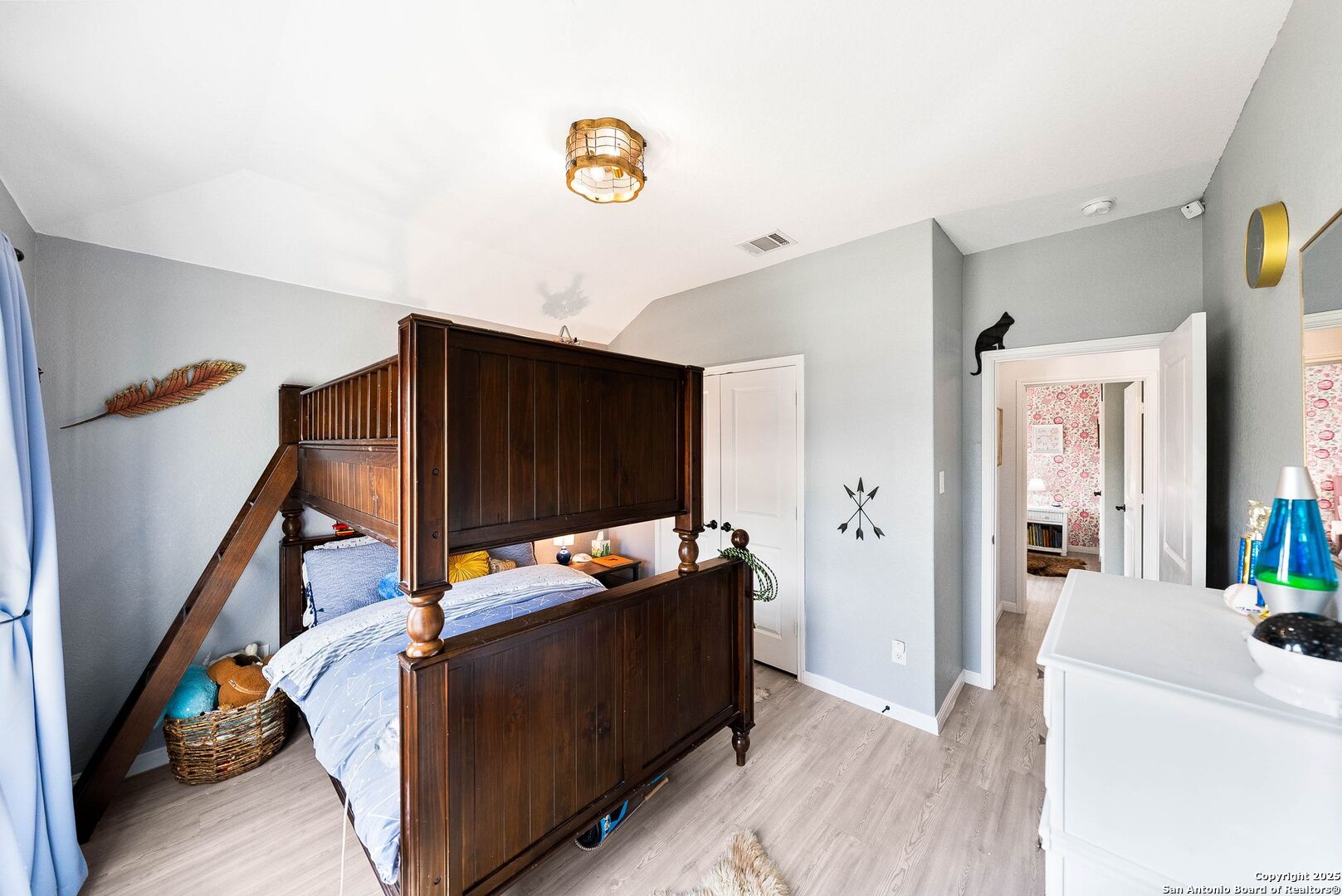 5483 Jasmine Bulverde, TX 78163 - Photo 18 of 71 a living room with furniture and a flat screen tv