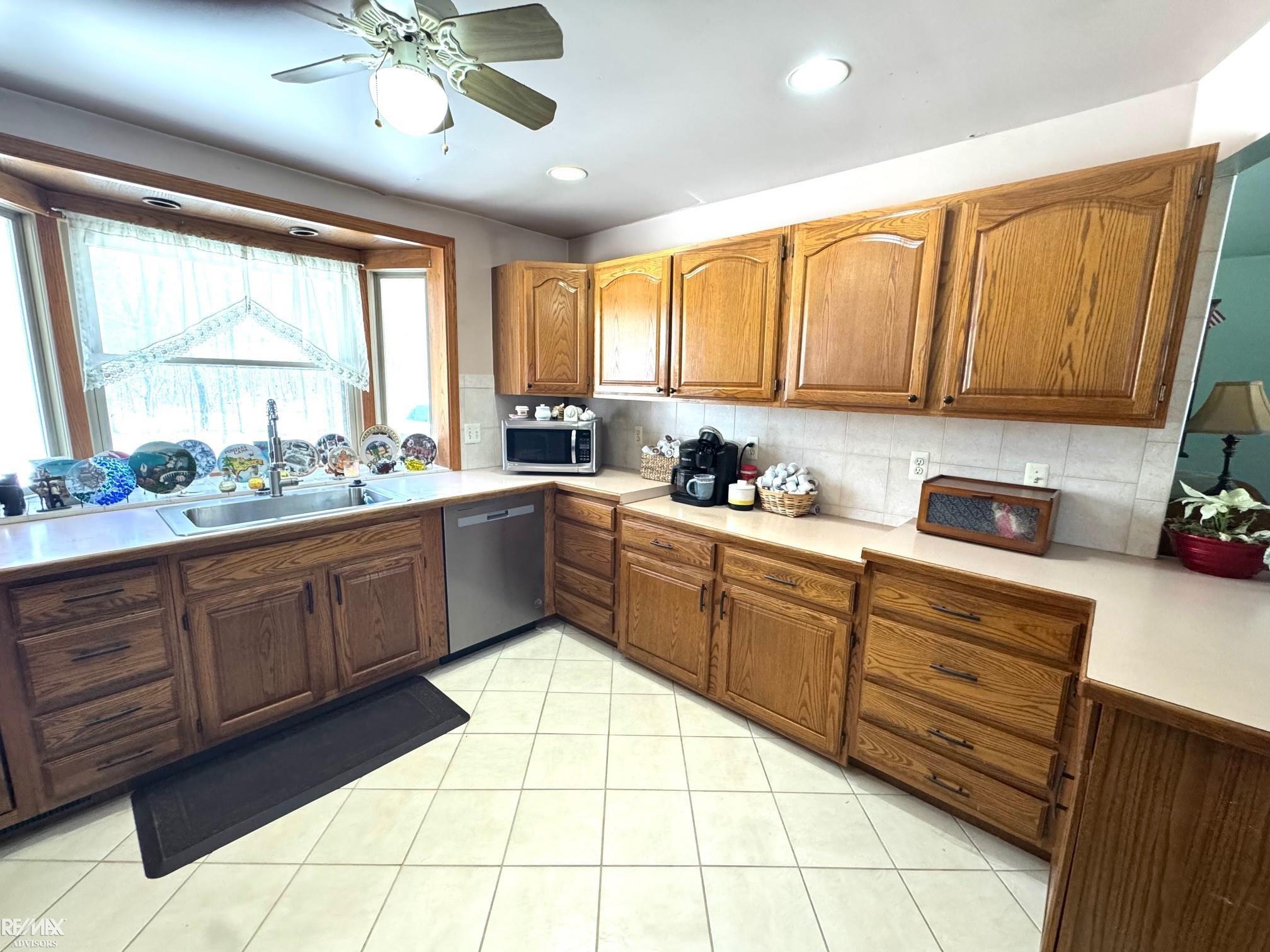 3915 Gregory Road Gregory, MI 48137 - Photo 8 of 24