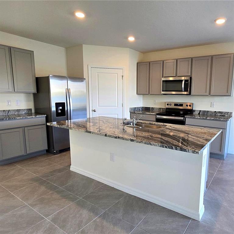 31375 Penny Surf Loop Wesley Chapel, FL 33545 - Photo 5 of 54