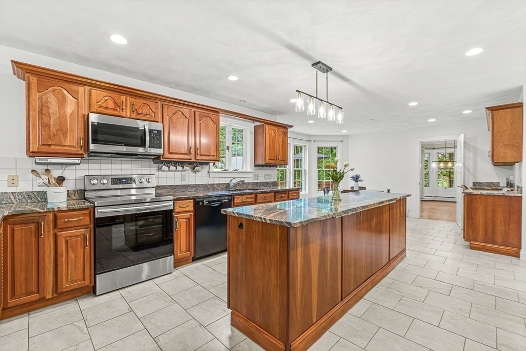 276 High Street Winchester, MA 01890 - Photo 14 of 38