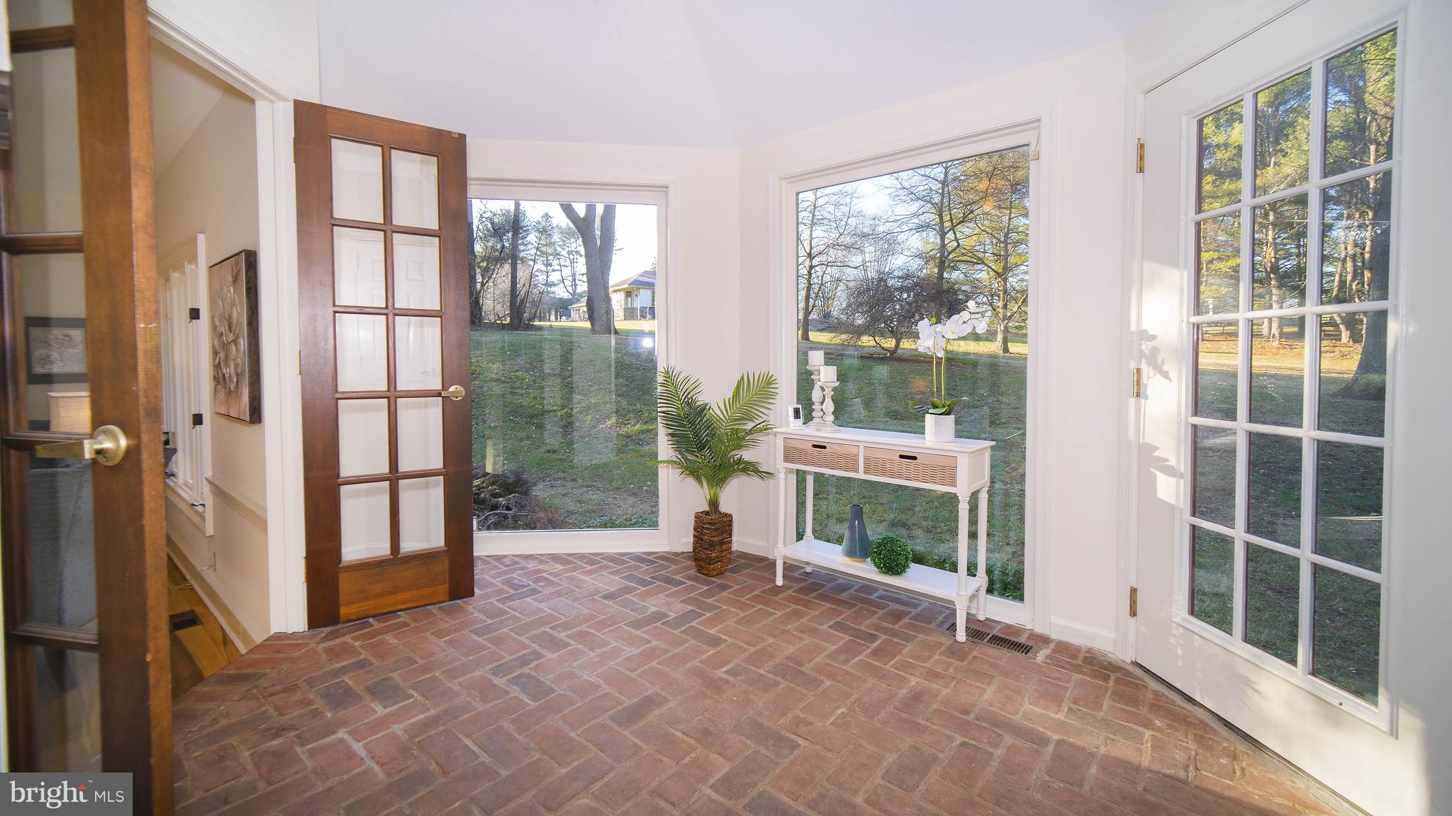 339 High Ridge Road Chadds Ford, PA 19317 - Photo 4 of 28 Brick Inlayed Foyer