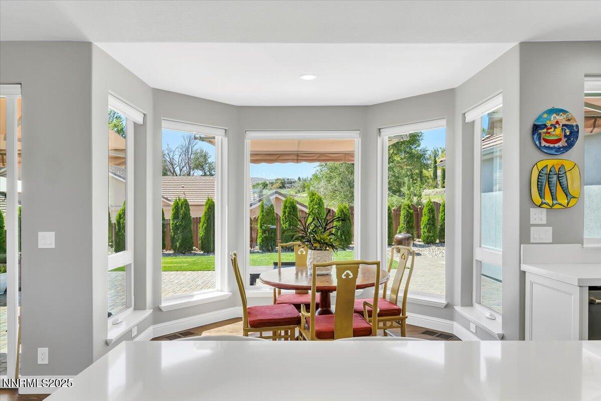 346 Wolf Run Court Reno, NV 89511 - Photo 22 of 56 4 f