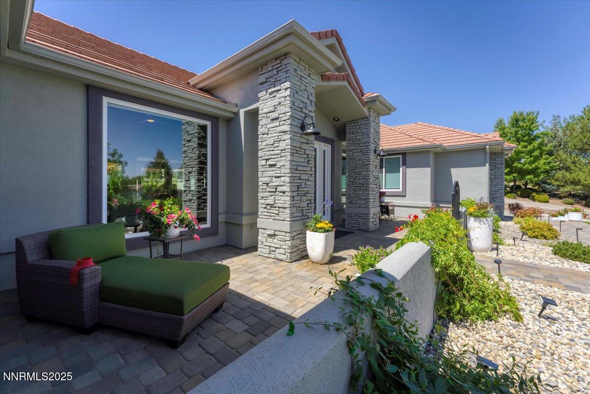 346 Wolf Run Court Reno, NV 89511 - Photo 7 of 56 2 b