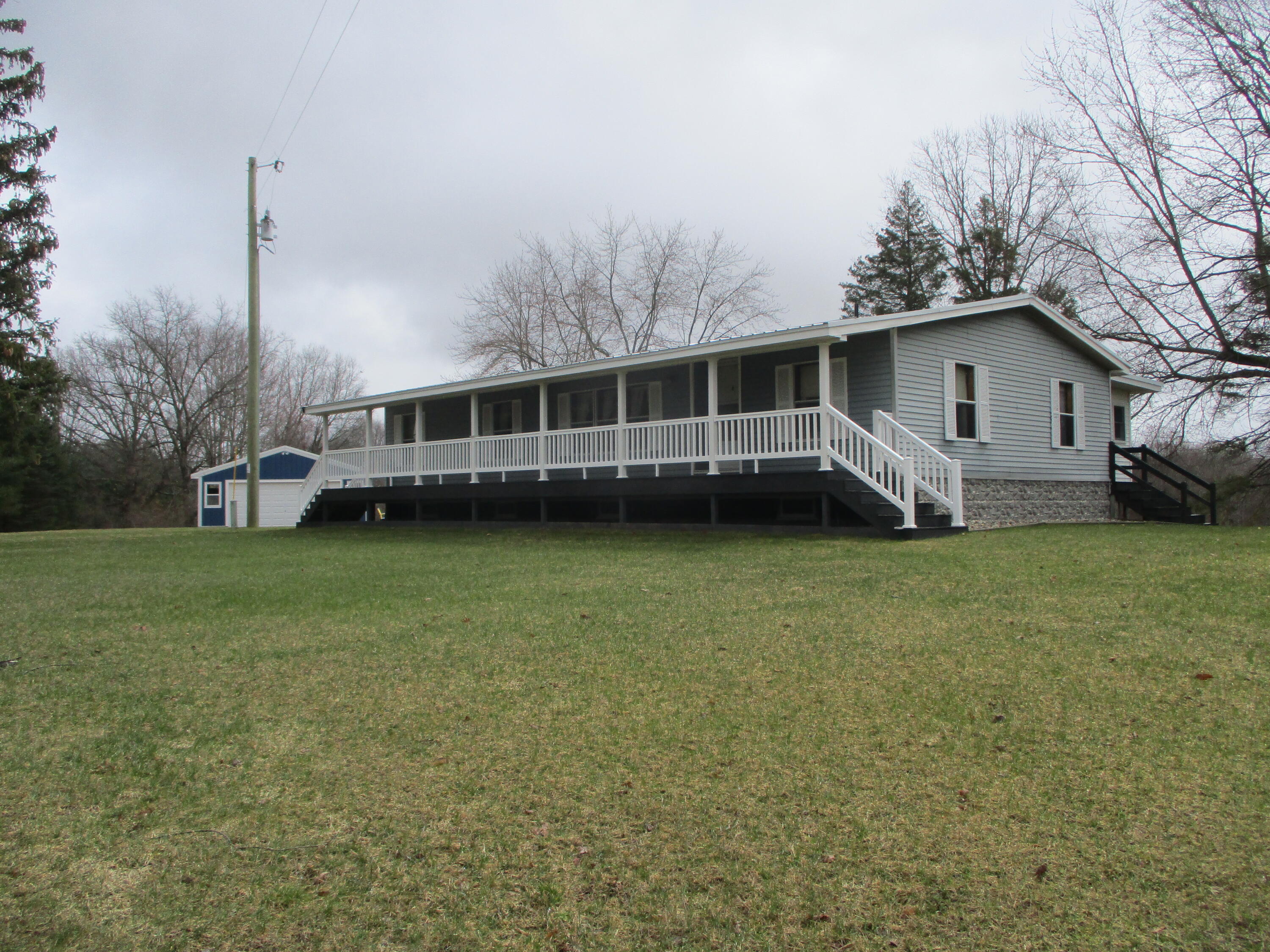 6200 Deaner Road Northeast Edmore, MI 48829 - Photo 5 of 61 IMG_6802