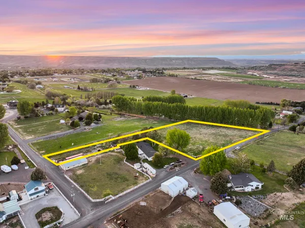 $249,900 | 2673 South 1050 E, Hagerman, ID 83332