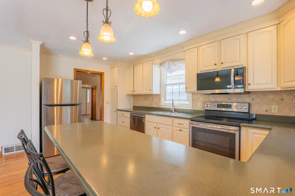 $4,000 | 9 Pleasant Street, Bethel, CT 06801