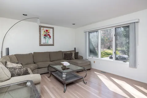 2784 Deerfield Road, Sag Harbor, NY 11963