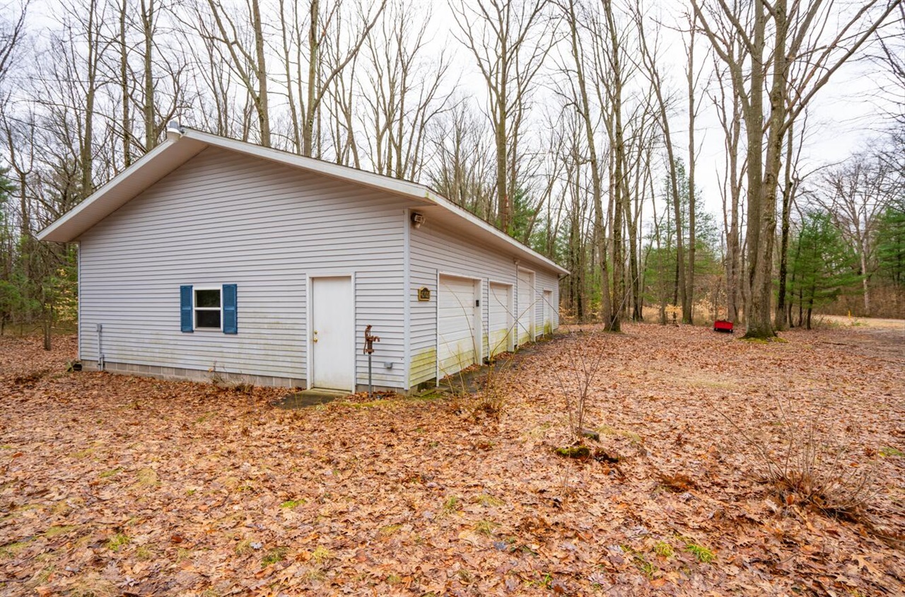 4202 East Pontaluna Road Fruitport, MI 49415 - Photo 2 of 6