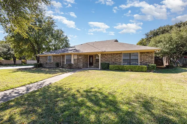 $475,000 | 7401 Windcrest Court North, North Richland Hills, TX 76182