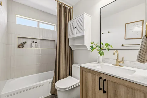 $425,000 | 7400 South Glenn Street, Austin, TX 78744