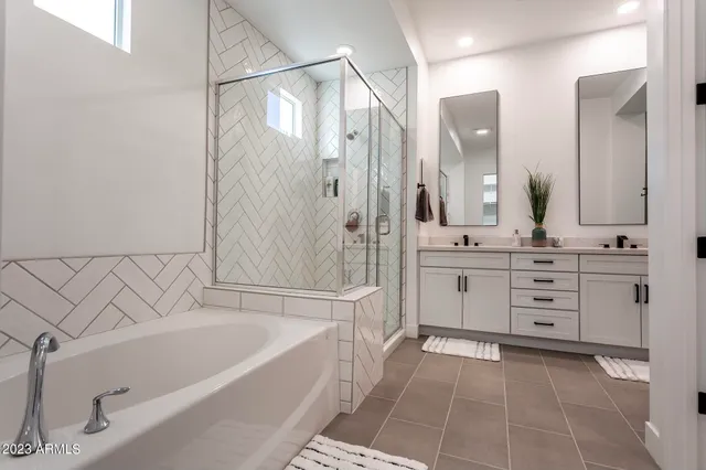 a view of a back yard of the house