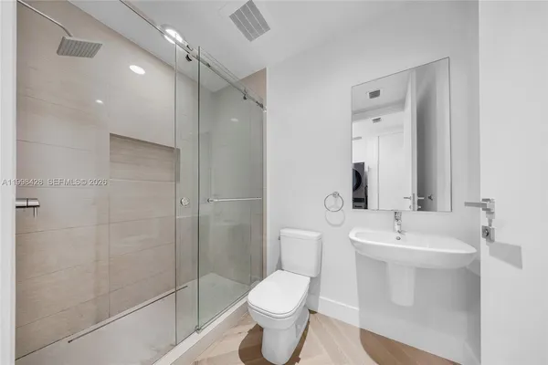 $1,699,000 | 3300 Northeast 188th Street, Unit 812, Aventura, FL 33180