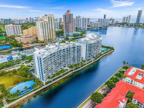 $1,699,000 | 3300 Northeast 188th Street, Unit 812, Aventura, FL 33180
