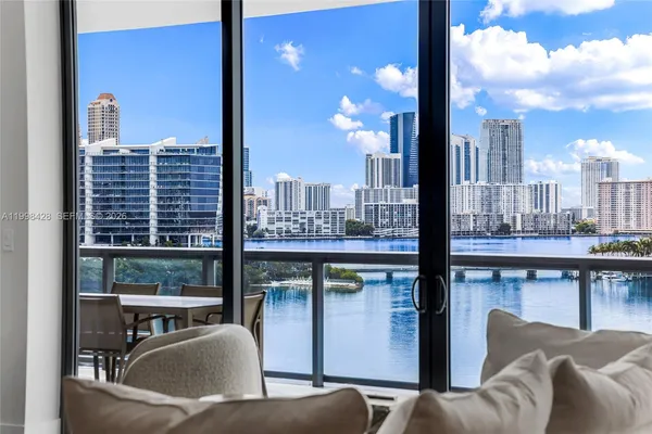 $1,699,000 | 3300 Northeast 188th Street, Unit 812, Aventura, FL 33180