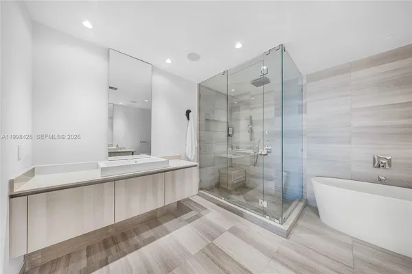 $1,699,000 | 3300 Northeast 188th Street, Unit 812, Aventura, FL 33180