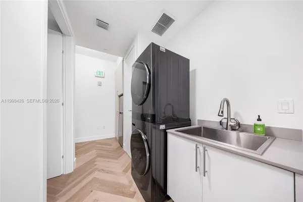 $1,699,000 | 3300 Northeast 188th Street, Unit 812, Aventura, FL 33180