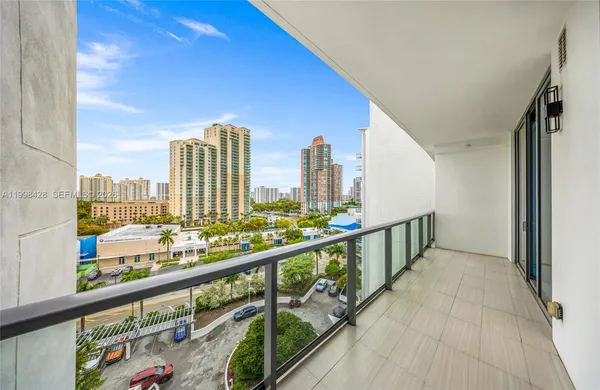 $1,699,000 | 3300 Northeast 188th Street, Unit 812, Aventura, FL 33180