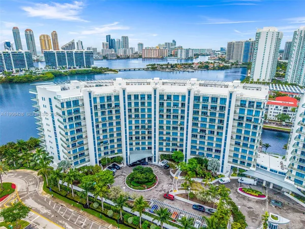 $1,699,000 | 3300 Northeast 188th Street, Unit 812, Aventura, FL 33180