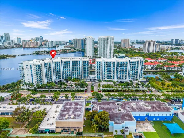 $1,699,000 | 3300 Northeast 188th Street, Unit 812, Aventura, FL 33180
