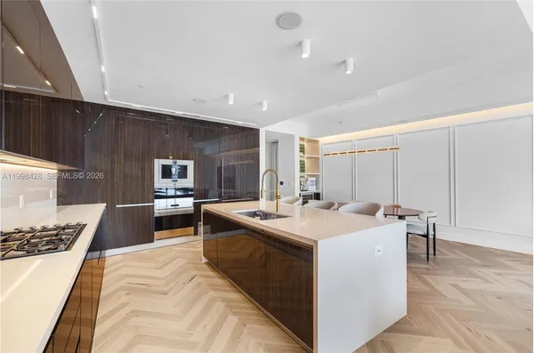 $1,699,000 | 3300 Northeast 188th Street, Unit 812, Aventura, FL 33180