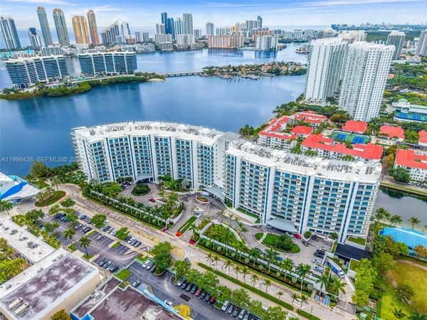 $1,699,000 | 3300 Northeast 188th Street, Unit 812, Aventura, FL 33180