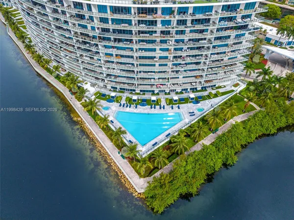 $1,699,000 | 3300 Northeast 188th Street, Unit 812, Aventura, FL 33180