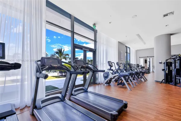 $1,699,000 | 3300 Northeast 188th Street, Unit 812, Aventura, FL 33180