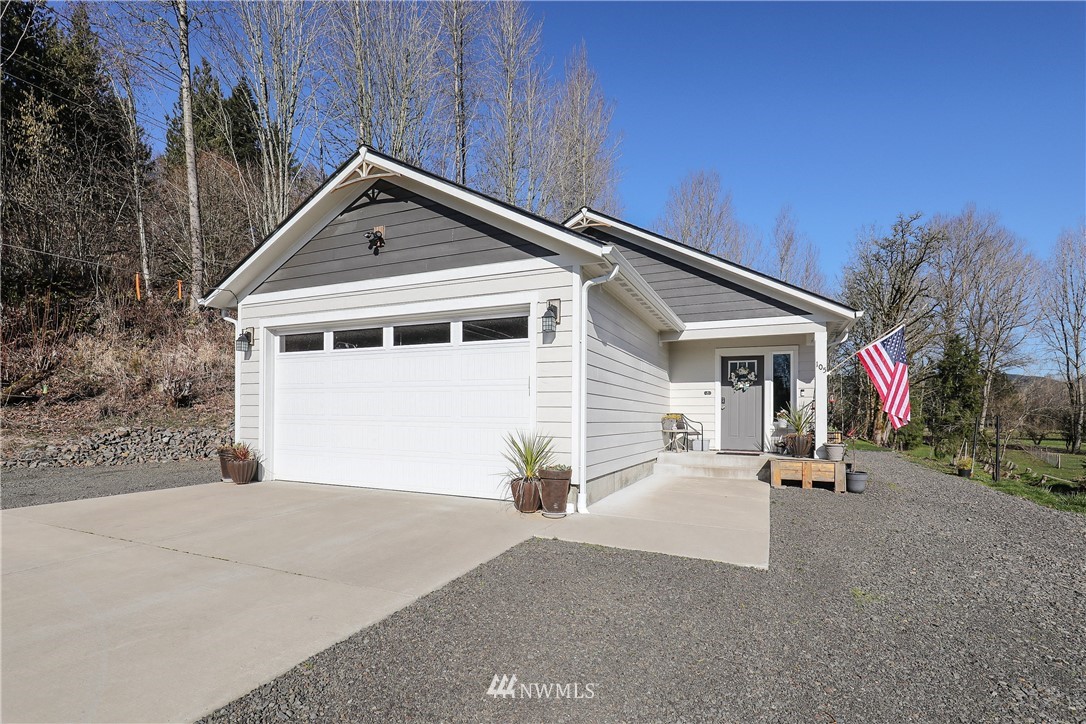 105 Cook Ferry Road Castle Rock, WA 98611 - Photo 1 of 24 Gallery Image 1