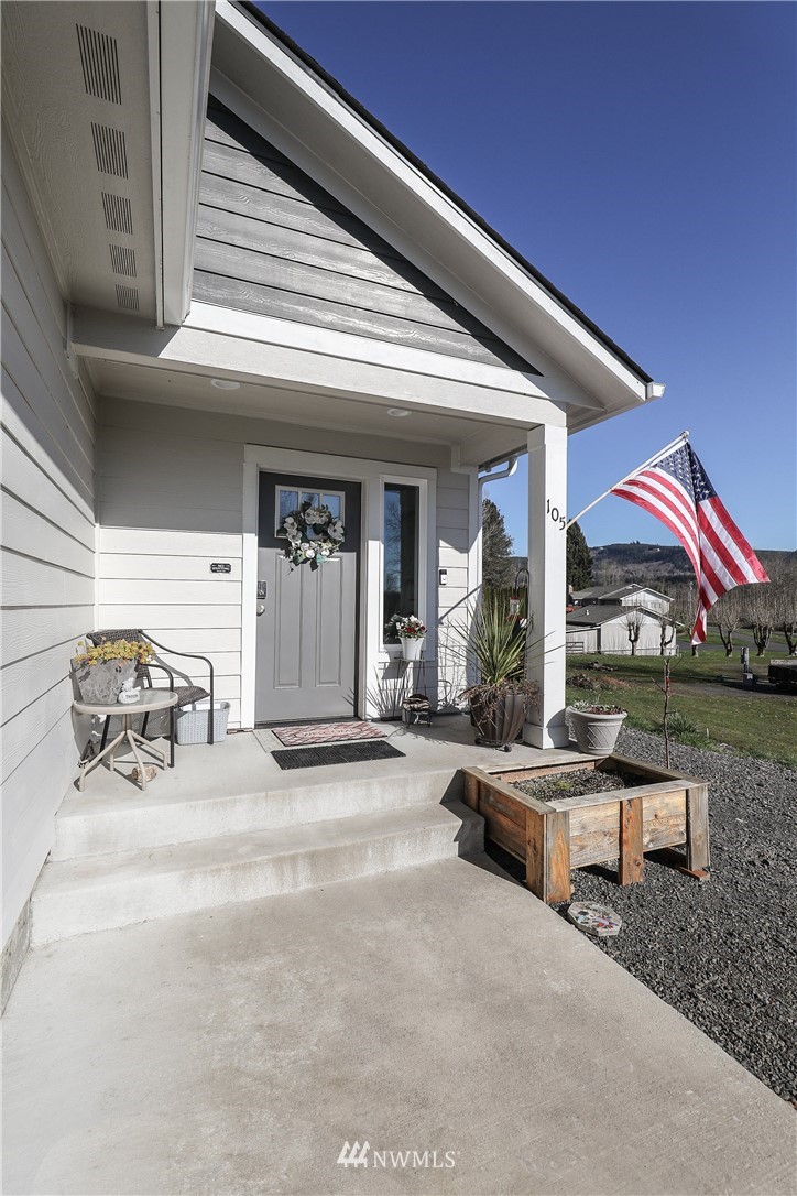 105 Cook Ferry Road Castle Rock, WA 98611 - Photo 2 of 24 Gallery Image 2