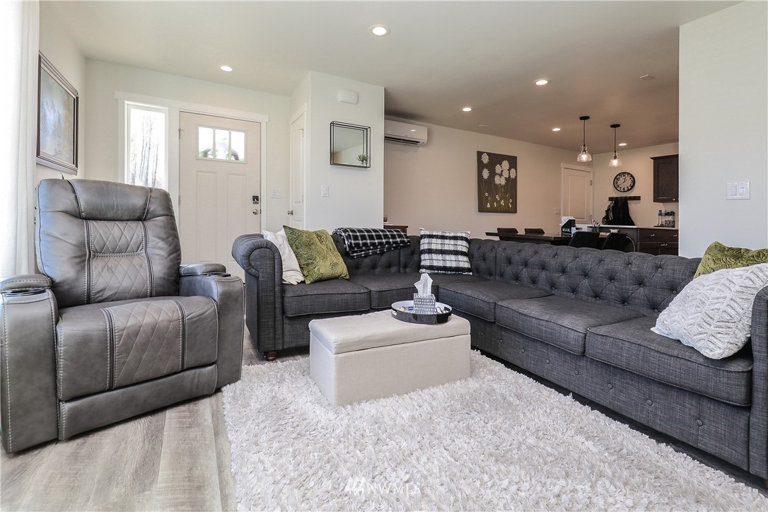 105 Cook Ferry Road Castle Rock, WA 98611 - Photo 4 of 24 Gallery Image 4