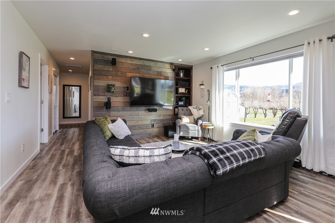 105 Cook Ferry Road Castle Rock, WA 98611 - Photo 6 of 24 Gallery Image 6