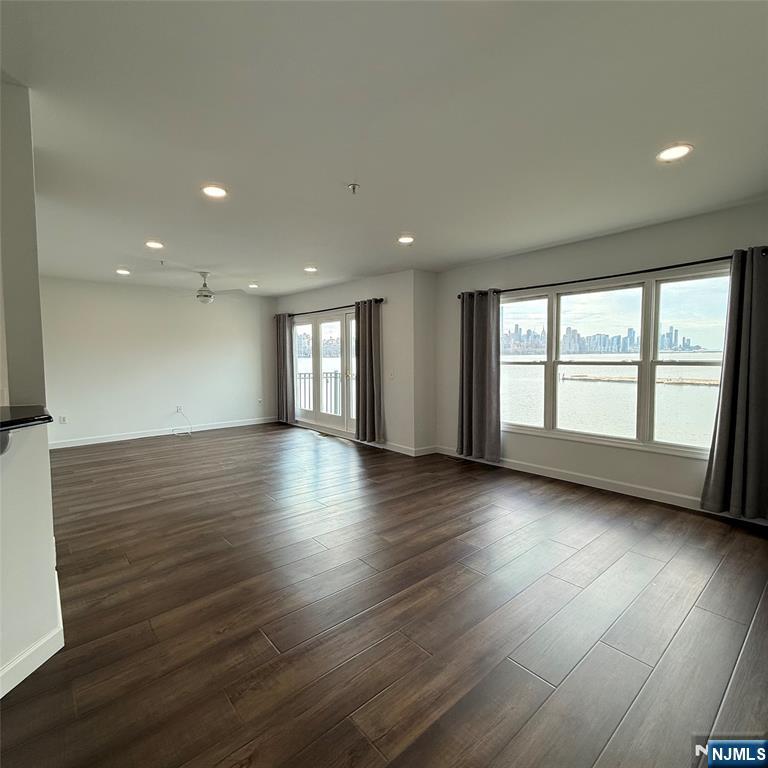 120 The Promenade, Unit 120 Edgewater, NJ 07020 - Photo 6 of 14