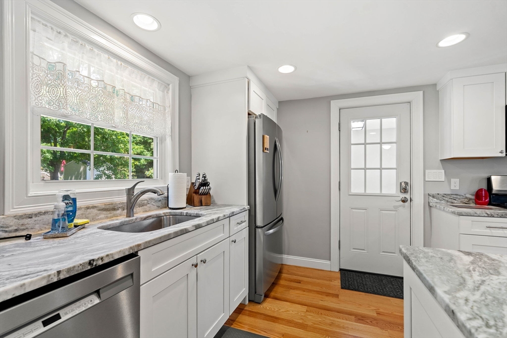 106 Conant Street Danvers, MA 01923 - Photo 15 of 30